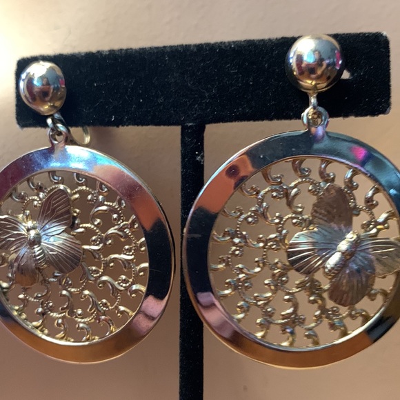 60’s GOLD BUTTERFLY FILIGREE DOORKNOCKER EARRINGS - Picture 2 of 8